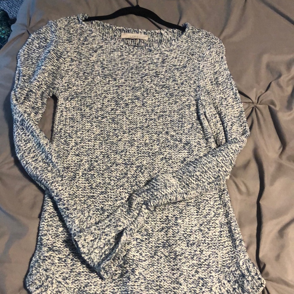 Loose knit long sleeve sweater